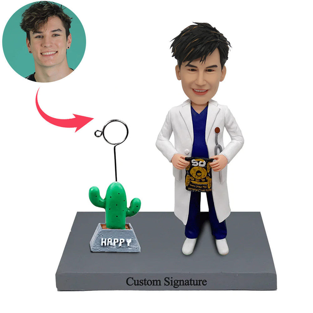 Bobblehead del dottore con decorazione di cactus