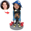 Bobblehead personalizzato raffigurante una donna elegante che beve il tè