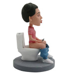 Bobblehead personalizzati con donne umoristiche sedute sul water