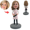 Bobblehead personalizzato raffigurante la mamma che cucina con la padella