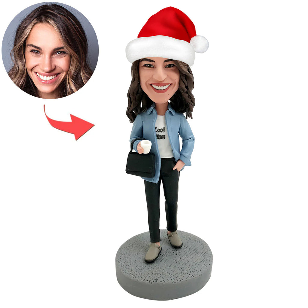 Bobblehead personalizzato raffigurante una donna lavoratrice con cappello da Babbo Natale