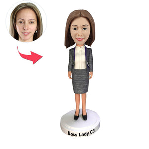 Bobblehead personalizzato con gonna raffigurante una responsabile d'ufficio