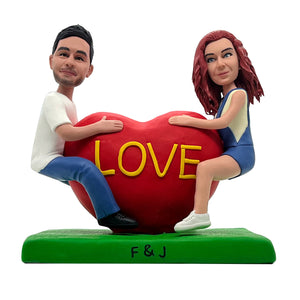 Bobblehead personalizzato con coppia di cuori innamorati