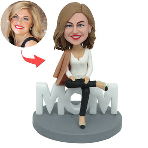 Bobblehead personalizzato raffigurante una mamma autoritaria, regalo per la festa della mamma