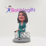 Bambola Bobblehead personalizzata con la scritta "LADY BOSS MIGLIORE DEL MONDO"