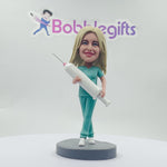 Bobblehead infermiera personalizzato con siringa