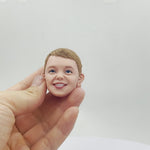 Bobblehead con distintivo personalizzato per bambini