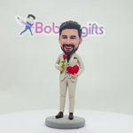 Idee regalo per San Valentino - Bobblehead maschile personalizzato con fiore
